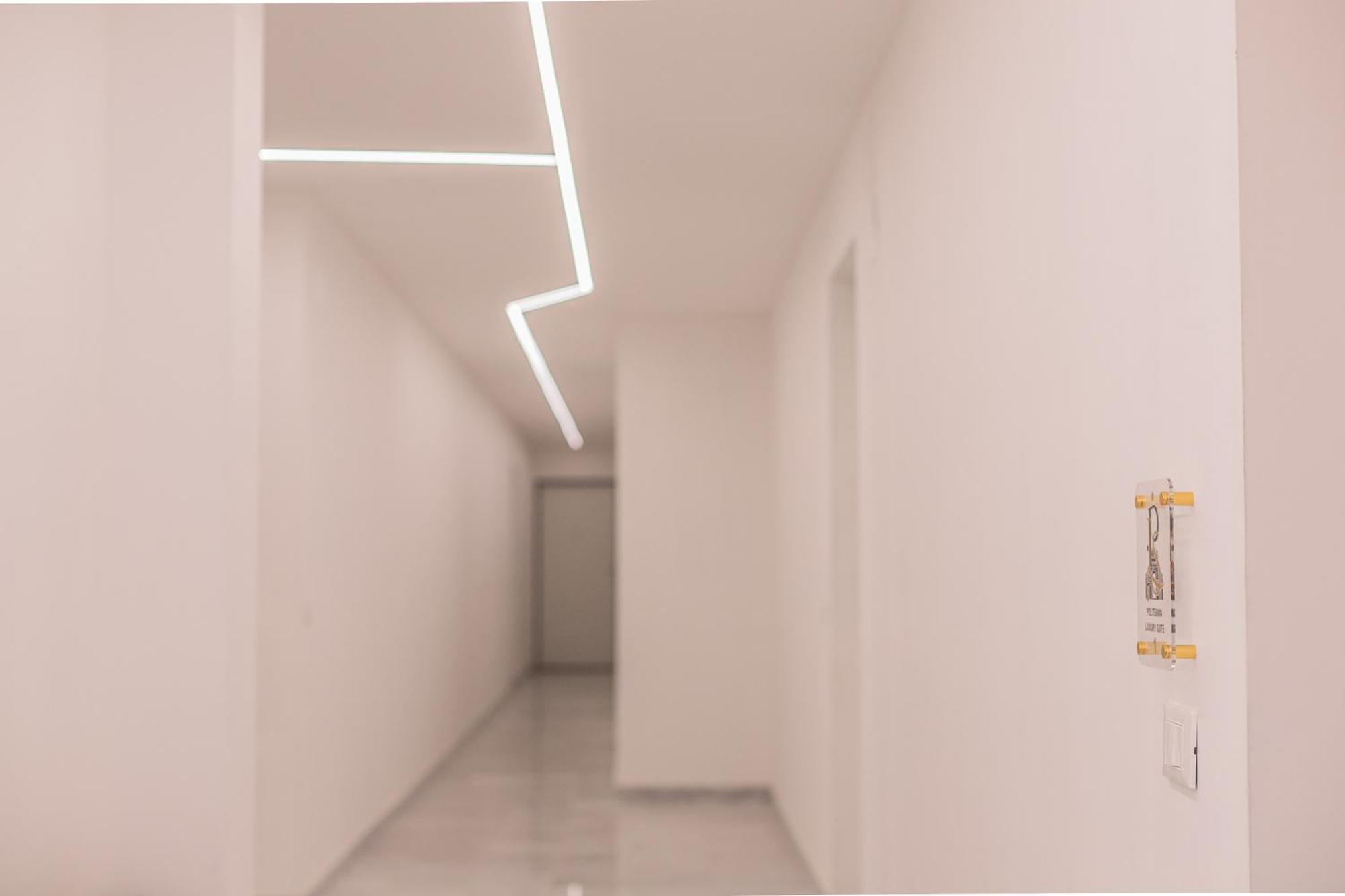 Interno 9 *